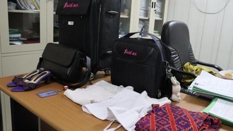 Seragam hingga Koper Pramugari Gadungan Dibeli Via Online, Ini Potretnya