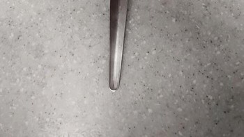 Saat garpu jadi korban dan berubah bentuk tanpa sebab yang jelas. Foto: Boredpanda