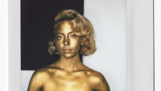 Gaya Berani Sydney Sweeney di Pemotretan Terbaru, Tubuh Emas Tanpa Busana