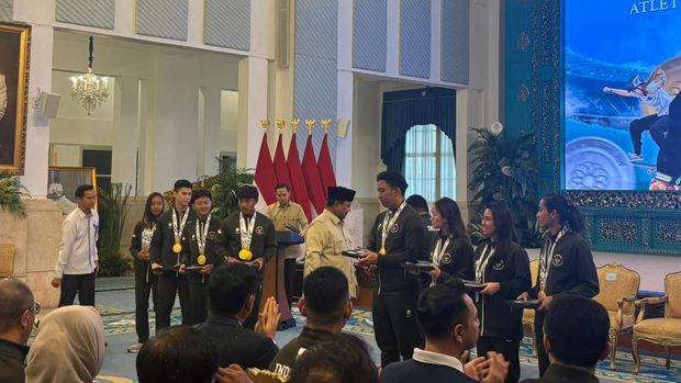 Prabowo Subianto resmi serahkan bonus ke atlet peraih medali SEA Games (Firda/detikcom)