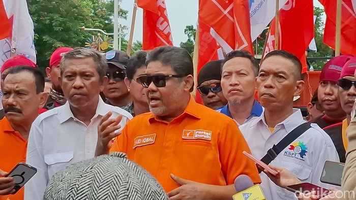 Bos Buruh Bantah UMP Tinggi Bikin Relokasi Pabrik, Singgung Biaya Siluman