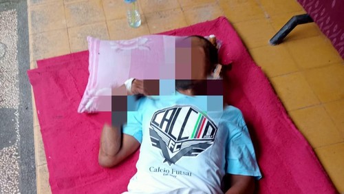 Pria tanpa identitas dan diduga ODGJ ditemukan penuh luka oleh warga di Praya, Lombok Tengah. (Dok. Aktivis sosial Johan Hadi alias Amaq Ohan)