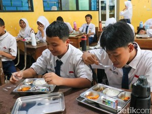 Survei Poltracking: MBG Pogram Paling Dirasakan Manfaatnya, 55% Publik Puas
