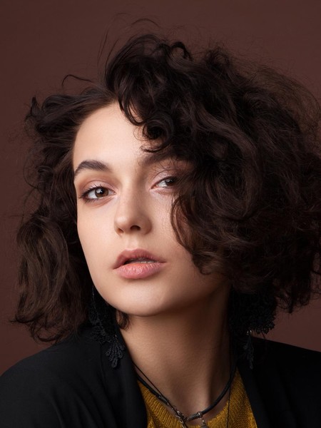 Tren Rambut 2026: Baby Bob, Model Bob Pendek yang Cocok untuk Rambut Keriting