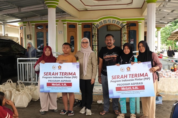 Salurkan PIP, Legislator Gerindra Tegaskan Pendidikan Tak Boleh Terhenti