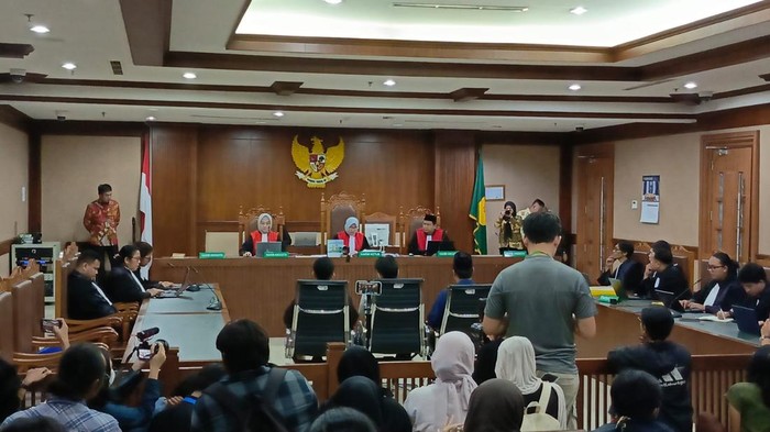 Hakim Tolak Eksepsi Delpedro dkk di Kasus Hasutan Terkait Kericuhan Agustus