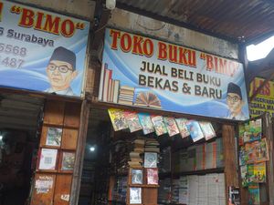 Penjual Buku di Surabaya Sepi Pembeli Sejak Kurikulum 2013 Diterapkan