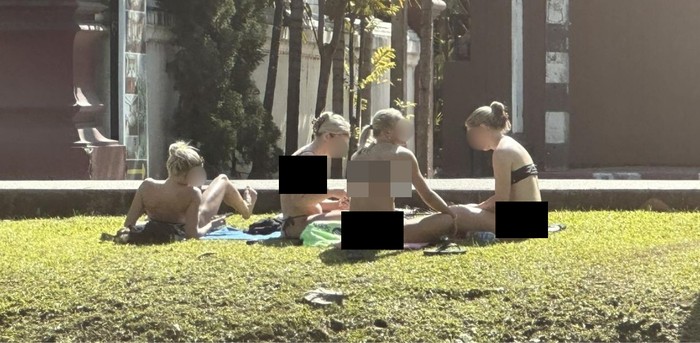 4 Turis Pede Berbikini di Dekat Kuil Chiang Mai, Warlok Jadi Resah