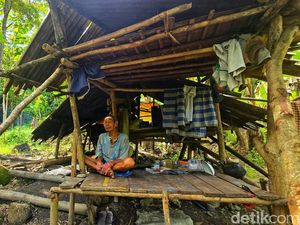 Video: Kisah Abah Uloh Hidup di Tengah Hutan Setelah Longsor Sukabumi