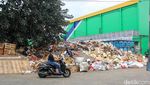 Warga Kramat Jati Resah, Bau Sampah Pasar Kian Menyengat