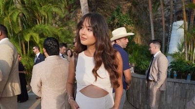 7 Potret Aurelie Moeremans Tetap Cantik Pamer Baby Bump yang Makin Besar