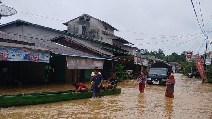 Banjir melanda Kabupaten Sekadau, Kalimantan Barat (Kalbar). (Istimewa)