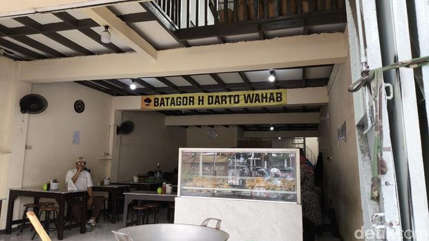Batagor H Darto di Simpang Dago Batagor H Darto di Simpang Dago