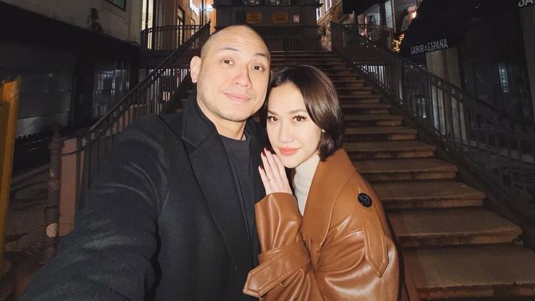 Potret Mesra BCL Liburan Romantis di Lisbon Bareng Suami