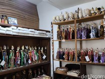 Galeri Ruhiyat dan Jejak Pelestarian Wayang Golek di Jantung Bandung