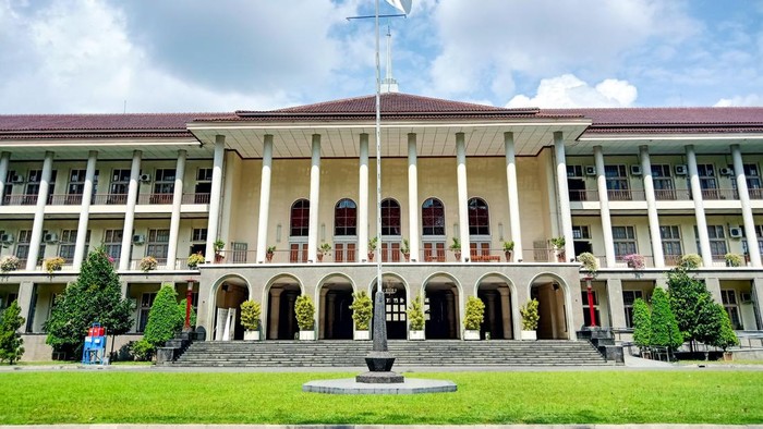 13 Perguruan Tinggi Negeri di Jogja dan Jurusannya, Cek Sebelum Daftar Kuliah!
