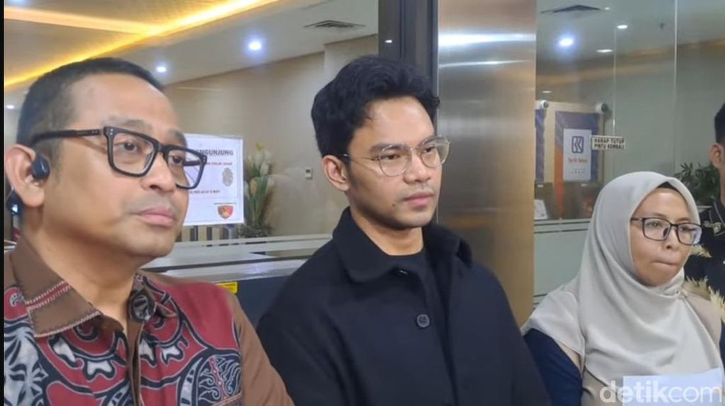 Insanul Fahmi Siap Sujud Minta Maaf ke Wardatina Mawa