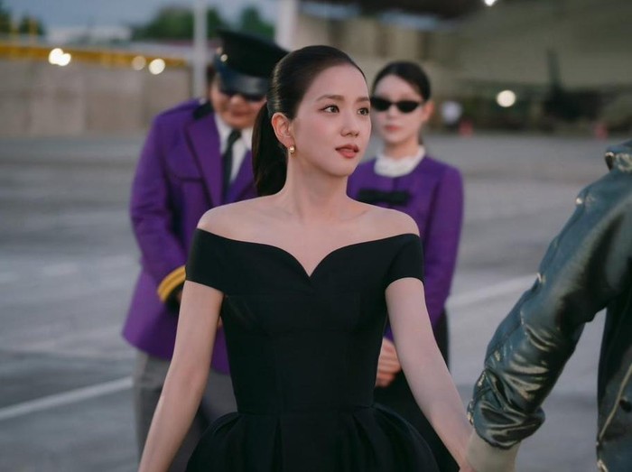 Penampilan Jisoo BLACKPINK dan Seo In Guk dalam drama Korea Boyfriend On Demand.