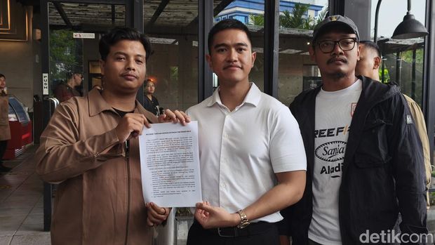 Kaesang Pangarep bertemu suporter Persis di Kota Solo, Jumat (9/1/2026).