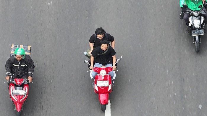 Kakorlantas Terjunkan TLE Drone di Cibubur, Ajak Masyarakat Makin Tertib Berlalu Lintas