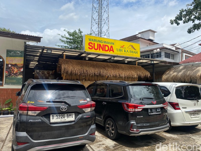 Kalap! Makan Nasi Rames Puluhan Lauk di Warung Sunda Prasmanan