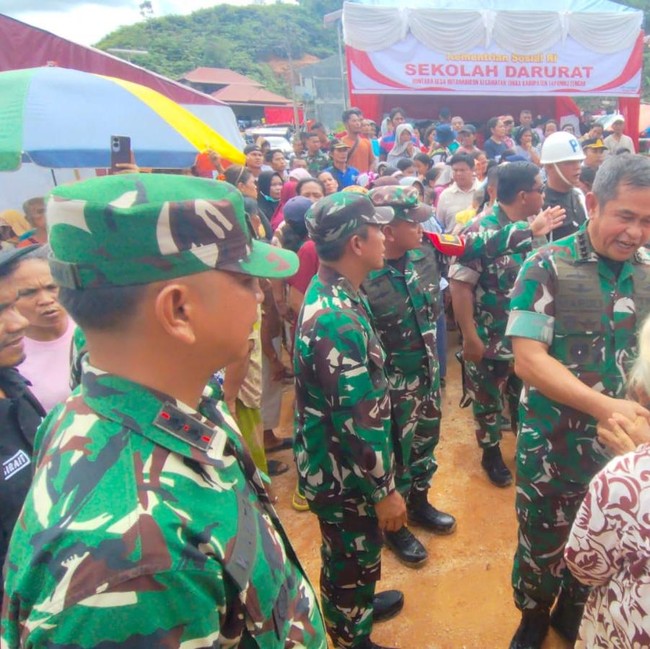 KSAD Tinjau Sekolah Terdampak Bencana dan Posko Pengungsi di Tapteng
