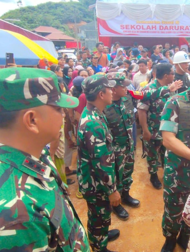 KSAD Tinjau Sekolah Terdampak Bencana dan Posko Pengungsi di Tapteng