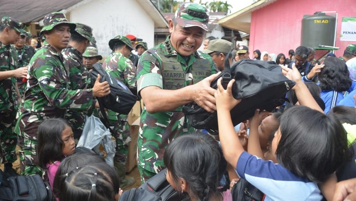 Kasad Jenderal Maruli Simanjuntak meninjau wilayah terdampak bencana di Tapteng