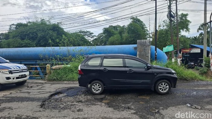 Jalan Diponegoro Binjai Rusak Parah, Warga Sebut Sering Terjadi Kecelakaan