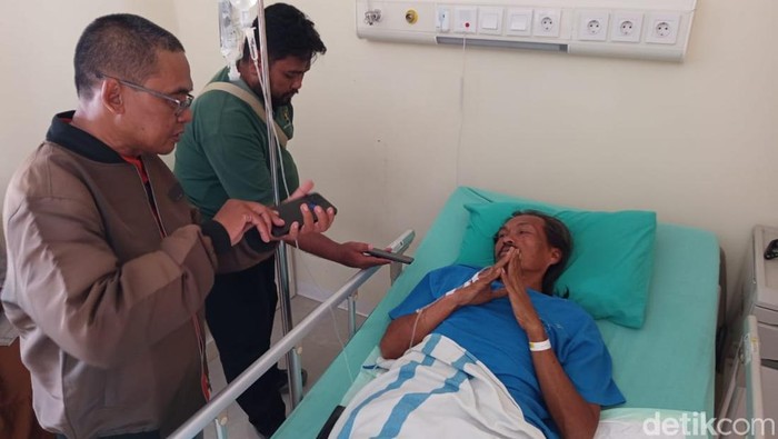 Momen Ngeri Elf PMI Magelang Terguling Saat Pulang Operasi SAR Gunung Slamet