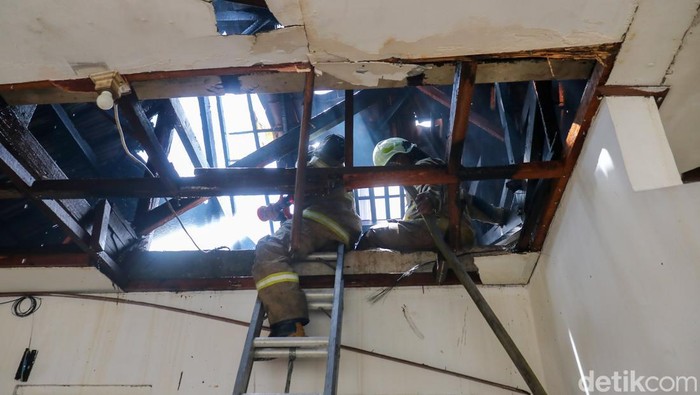 Korsleting Listrik Picu Kebakaran Rumah dan Kontrakan di Cipinang Muara