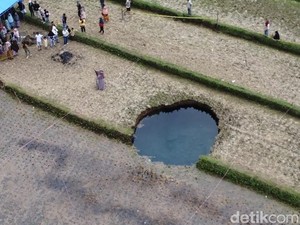 BRIN Jelaskan Soal Kualitas Air Sinkhole yang Ramai Diambil Warga di Sumbar