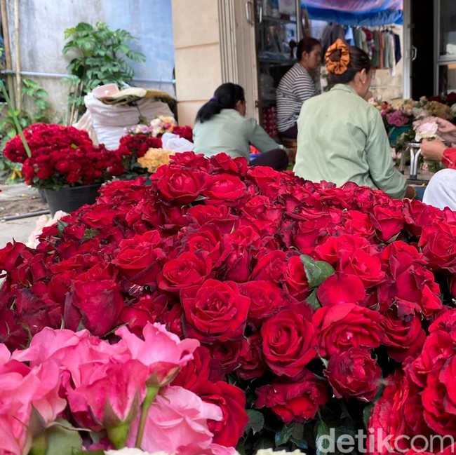 Pasokan Mawar di Kota Batu Merosot Tajam hingga 80 Persen