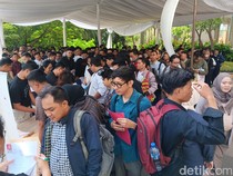 Membludak! Pelamar Serbu Lowongan Trans Luxury Hotel, Sampai Putari Transpark