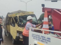 Kronologi Kecelakaan di Exit Tol Jambi, Berawal Truk Terobos Lampu Merah