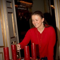 Solusi diplomatik yang sederhana adalah Barron Trump menikahi Putri Isabella dari Denmark dan Greenland diberikan kepada Amerika sebagai pembayaran mas kawin,” tulis pemilik akun @cinecitta2030 yang sampai berita ini dibuat sudah disukai lebih dari 156 ribu kali. Foto: dok. Instagram @detdanskekongehus