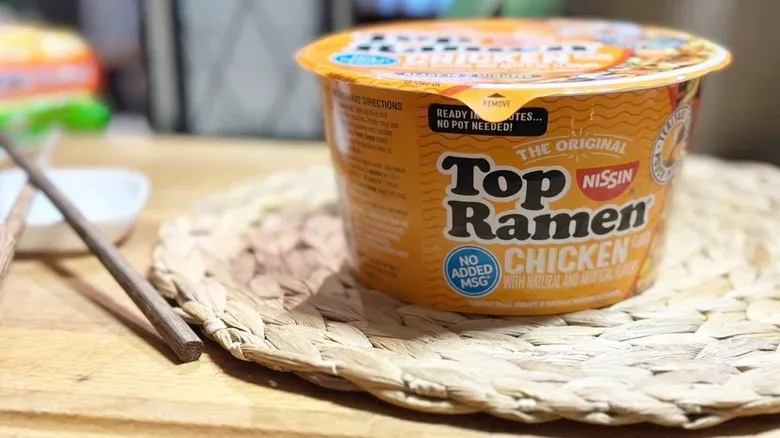 Ramen instan terenak.