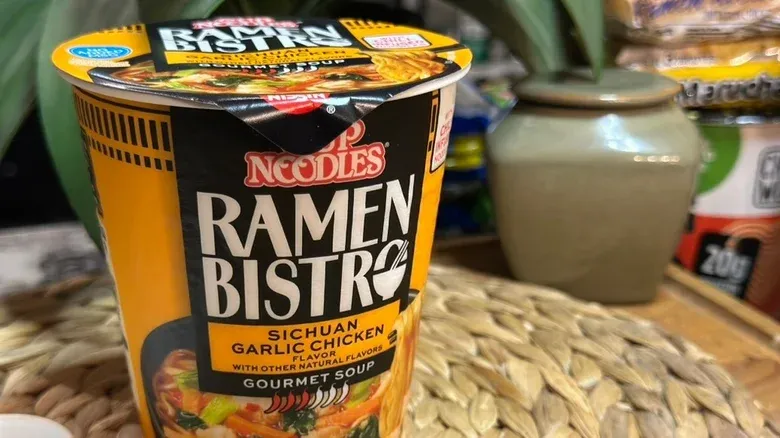 Ramen instan terenak.