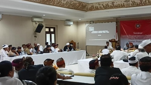Seminar Agama-Pramāṅāni Eva Paddatih Ritual Perlandasan Ajaran Pustaka Suci untuk membahas waktu perayaan Nyepi di Sekretariat PHDI Bali, Jumat (9/1/2026). (Hani Sofia Muthmainnah/detikBali)