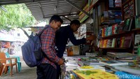 Salah satu lapak toko buku bekas di Kampung Ilmu yang masih kunjungi.