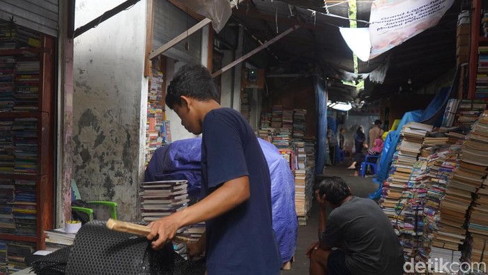 Toko buku bekas kampung ilmu Surabaya
