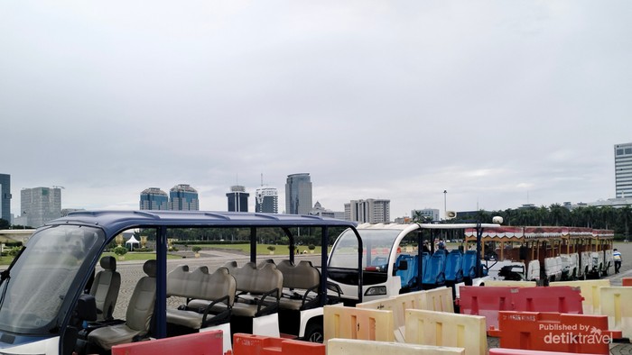 Wisata Nyaman di Monas, Ada Shuttle Wira Wiri ke Tugu