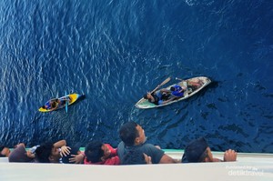 Menjemput Koin di Mulut Baling-baling Maut