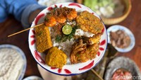 Uih Ka Imah: Raos Pisan! Gepuk hingga Pepes Teri Nasi di Warung Sunda Jakbar