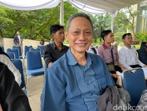 Usia Bukan Penghalang, Pria 51 Tahun Ini Yakin Bisa Kerja di Hotel Kelas Dunia