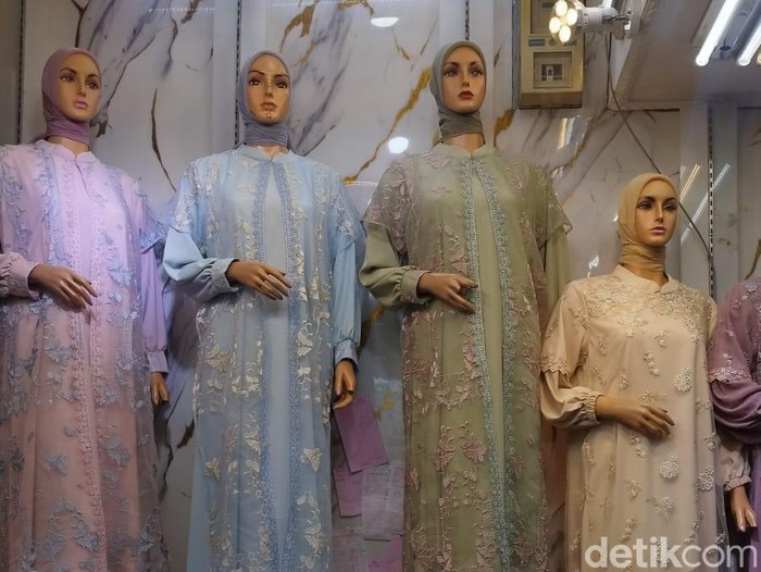Baju Lebaran Rompi Lepas Pasang di Pasar Tanah Abang