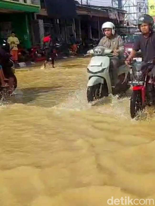 Banjir Merendam Kecamatan Blega Bangkalan