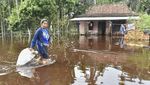Banjir Luapan Sungai Putus Akses Jalan Darat di Tanjung Jabung Timur