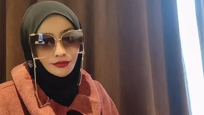 Sosok Doktif yang Suka Ungkap Misteri di Balik Skincare