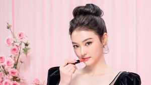 Foto: Ella Gross Jadi BA Lipstik MAC Cosmetics, Cantiknya Nggak Ada Obat